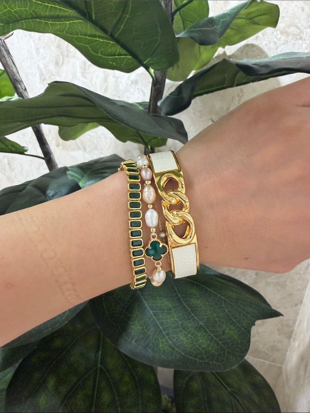 White Cache Gold-Tone bangle